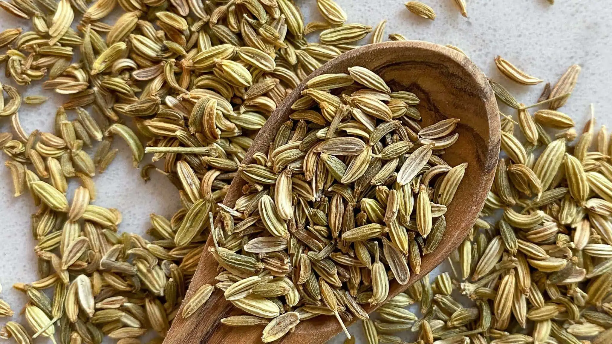 Fennel Tea: Taste, Caffeine Content, Benefits, Frequency